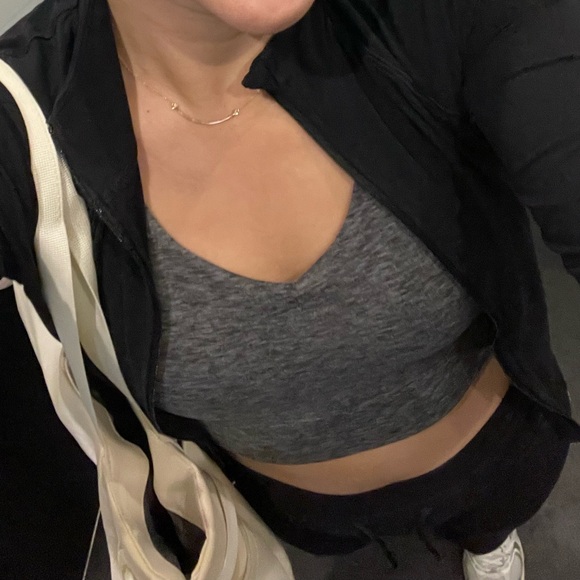 (MAJOR SALE) Hollister Gilly Hicks Active Recharge Plunge Tank - Picture 6 of 6